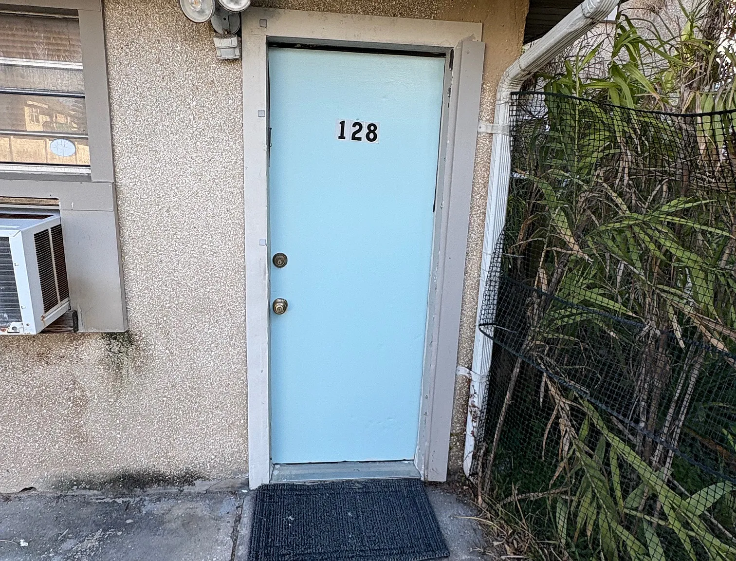 128 12th Ave S — Photo 3