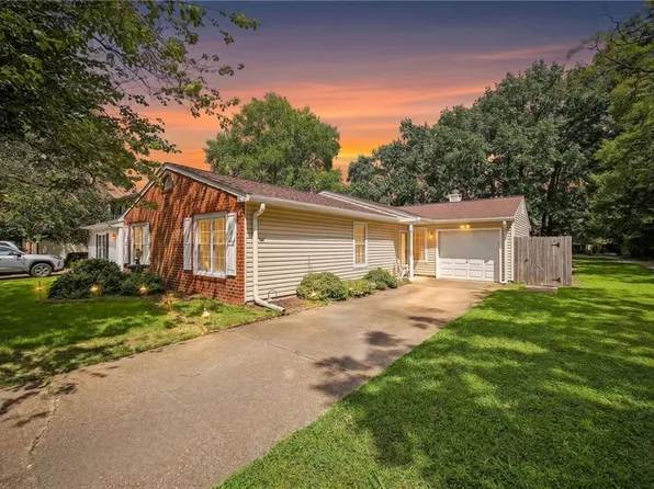 1201 Brookside Lndg, Chesapeake, VA 23320
