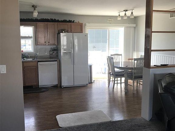 4th image of 322 N 6th Ave