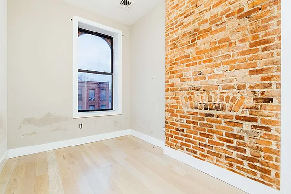 Rented by Nooklyn NYC LLC | media 7