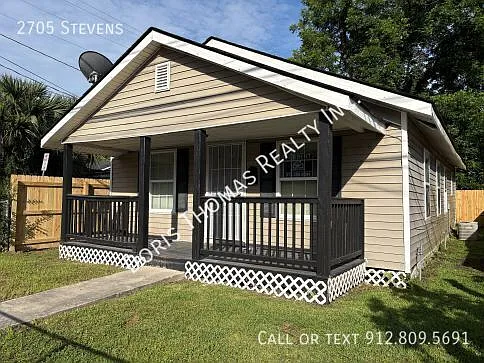 2705 Stevens St Photo 1