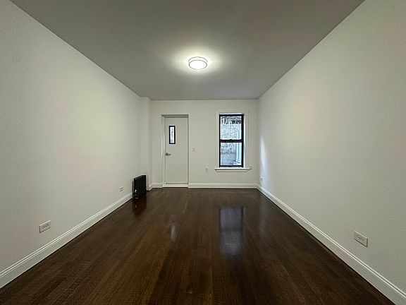 3rd image of 226 E 89th St #1