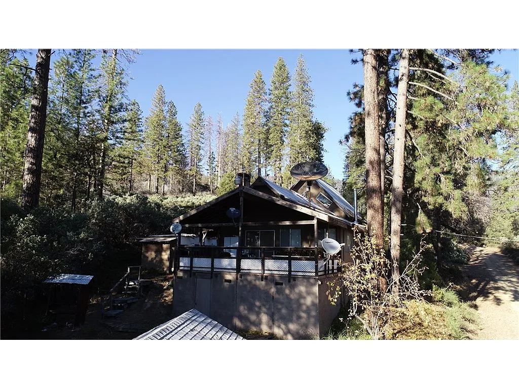 6185 Chowchilla Mountain Rd photo 1