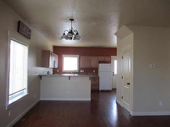Ling Room, DA to Kitchen