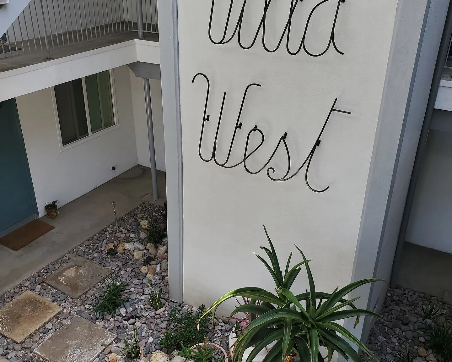 Villa West Apartments — Photo 2
