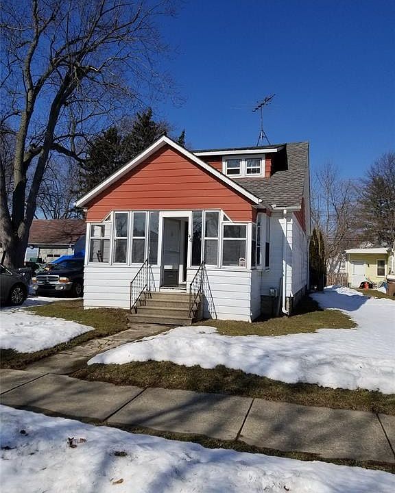 1st image of 148 W Chicago Ave