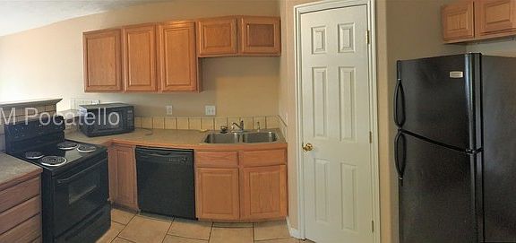 4th image of 1580 Zener St APT B