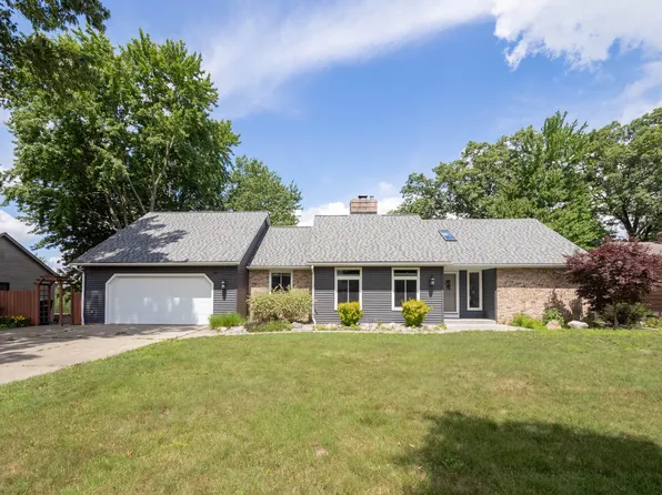 9434 Oakview Dr, Portage, MI 49024