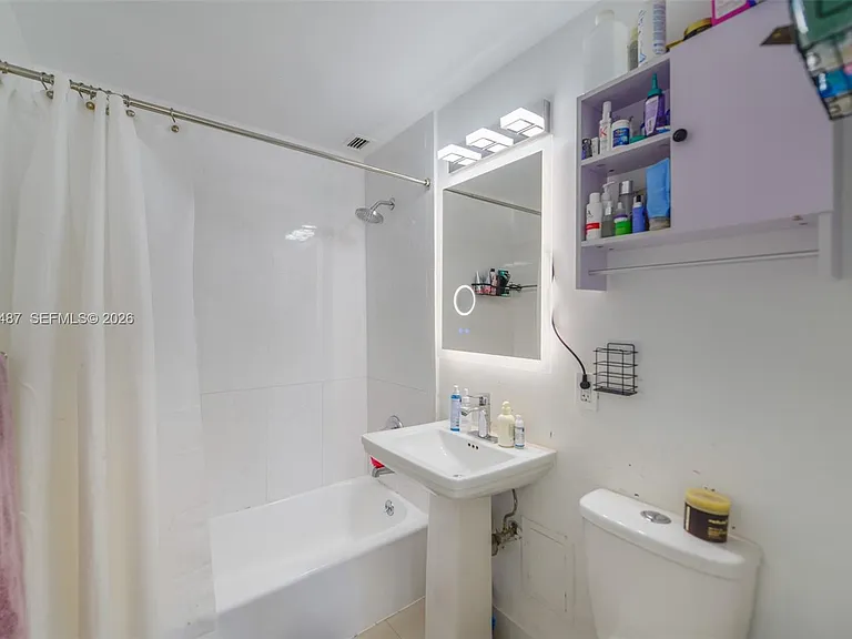 880 NE 69th St #5L — Photo 22