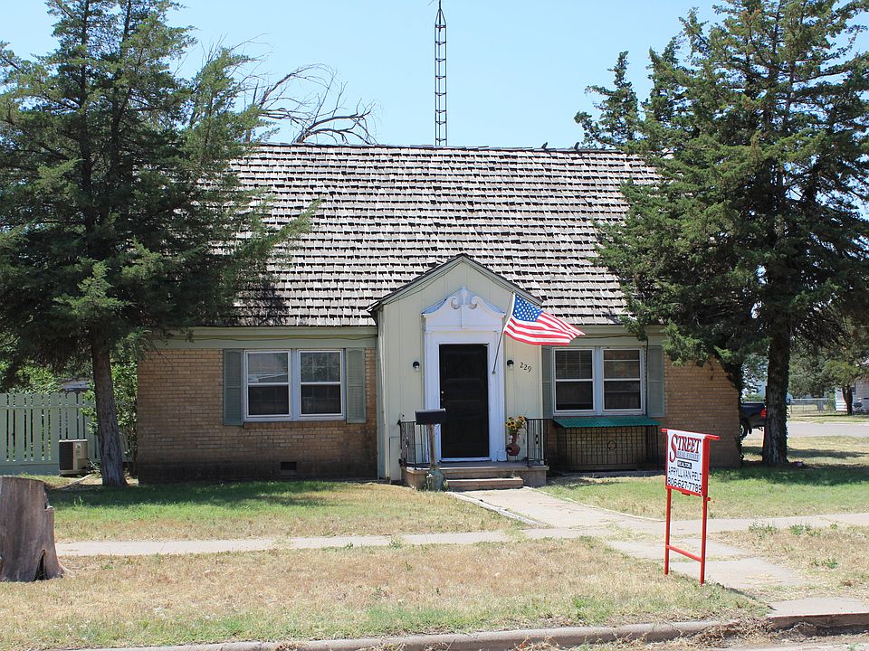 1st image of 229 N Briscoe Ave