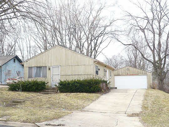 1st image of 809 S Pierpont Ave