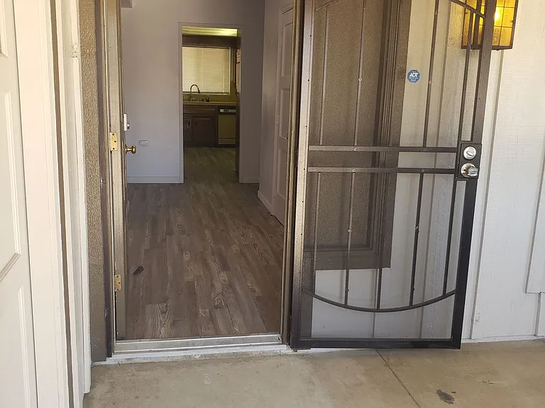 3847 Vine Ave — Photo 9