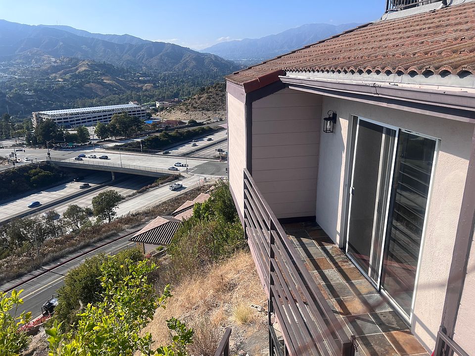 1st image of 849 Ridge Dr