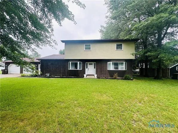 824 W High St, Defiance, OH 43512