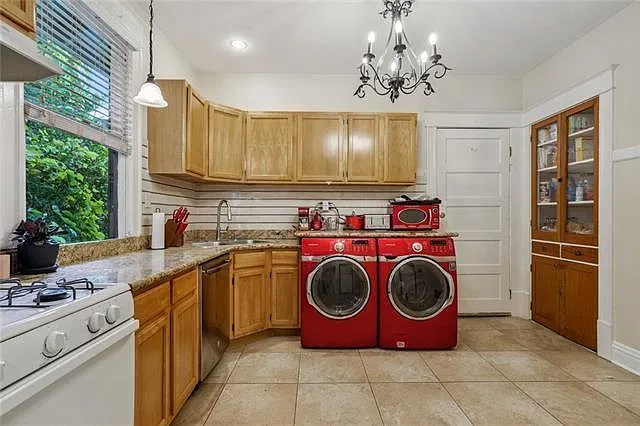 1831 Esplanade Ave — Photo 14