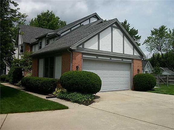 3rd image of 615 Ashbury Dr