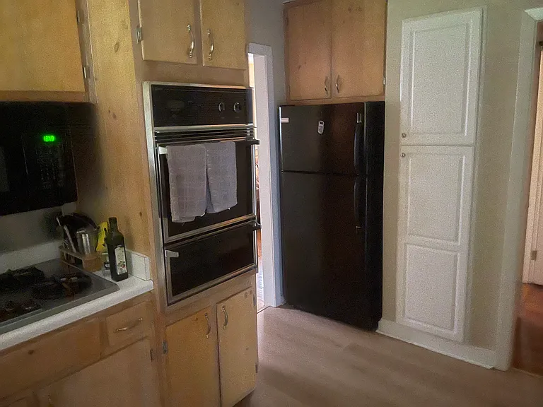 300 Willow Bend Rd — Photo 11