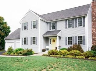 108 Segregansett Rd, Taunton, MA 02780