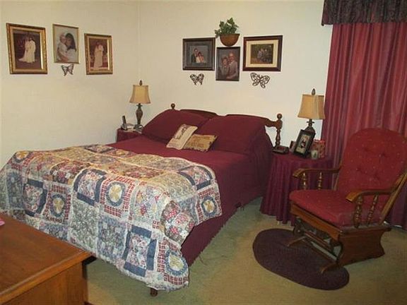 3rd image of 1524 Young St