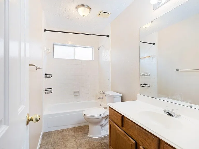 2922 Abbey Field Dr — Photo 17