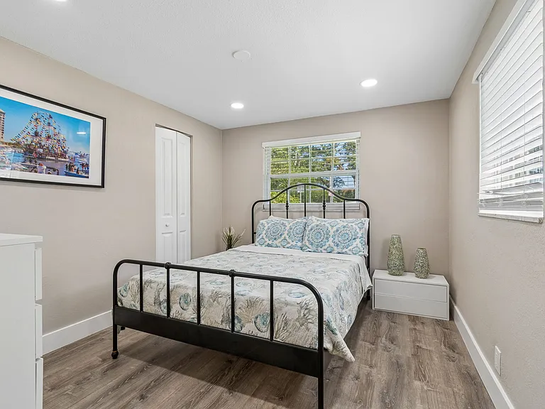 4906 W Cleveland St — Photo 27