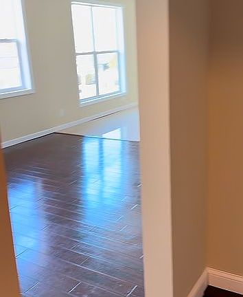 5th image of 49 Glen Ave