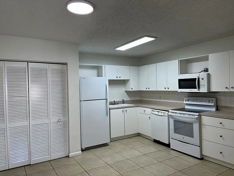 811 Hope Ave #1 — Photo 4