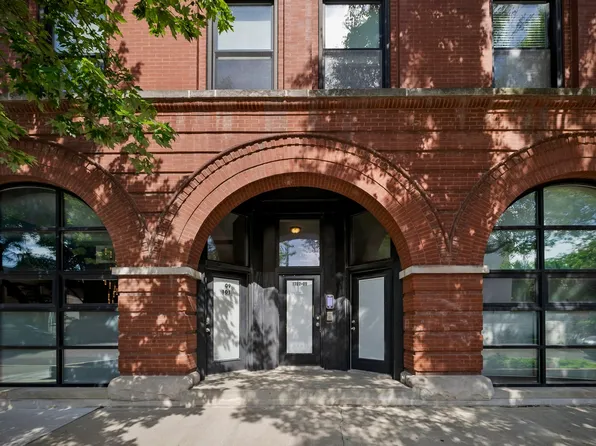 1709 N Paulina St #101, Chicago, IL 60622