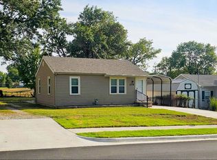 218 W Ross Ave, Sapulpa, OK 74066