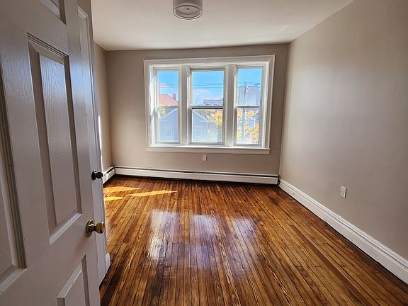 4th image of 233 Fowler Ave #7L