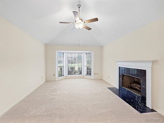 3rd image of 3908 Oak Ave
