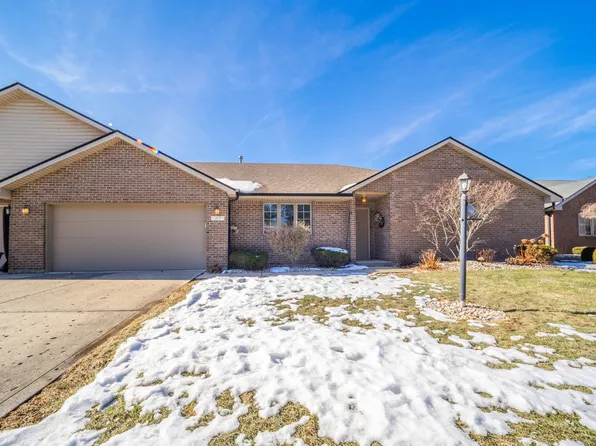 1217 Charleston Commons Dr #25, Anderson, IN 46012
