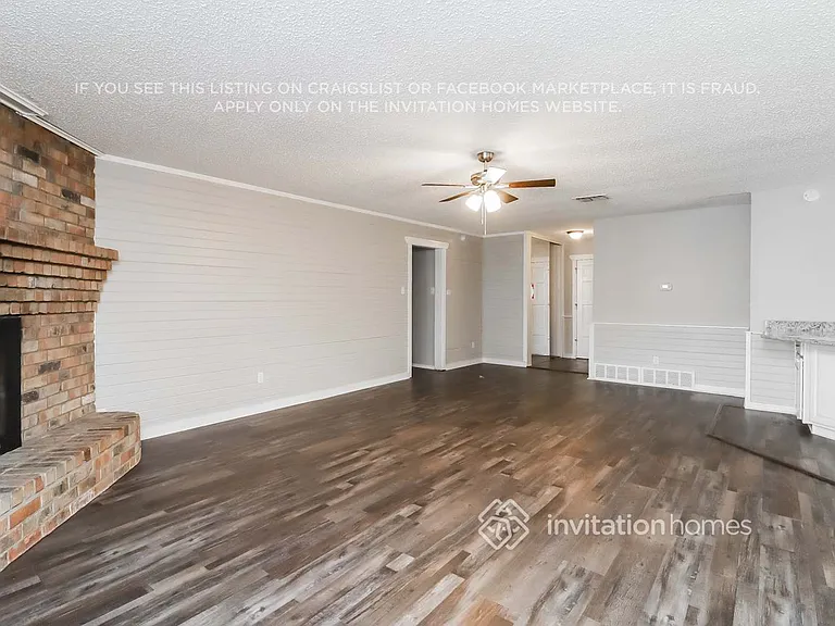 3212 Glenmont Dr — Photo 2