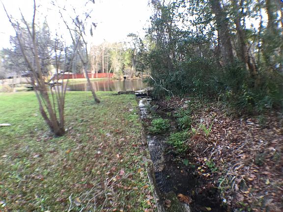4th image of 126 Warren Cir