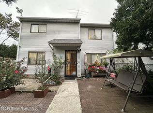 215 Pierce St, Staten Island, NY 10304