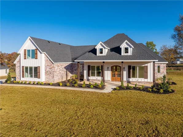 3052 Buck Ave, Tontitown, AR 72762