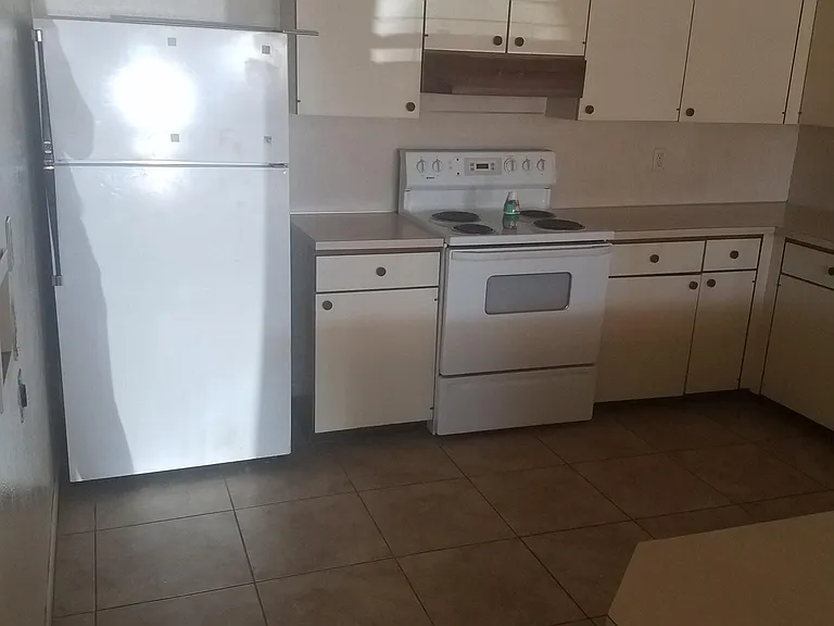 800 Sycamore St — Photo 3
