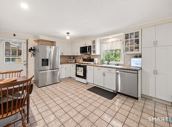 4th image of 65 Burwell Road