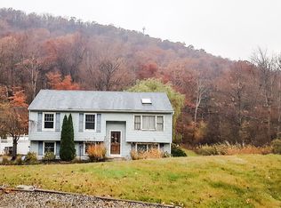 33 Meadow Ln, Vernon, NJ 07462