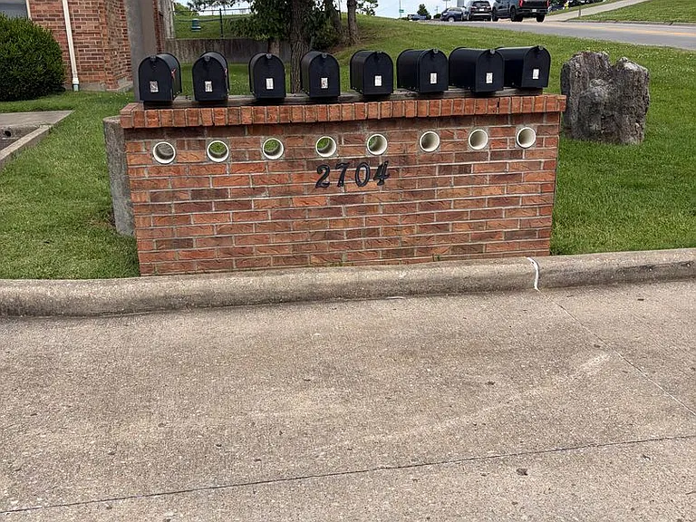 2704 Independence St — Photo 2