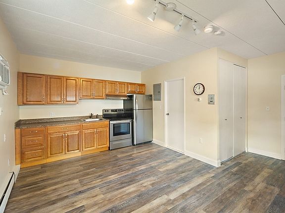 3rd image of 995 Massachusetts Ave APT 105