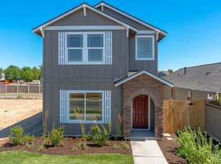 250 NW 30th St, Redmond, OR 97756
