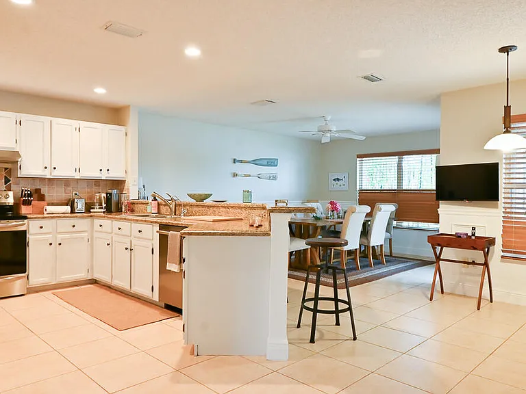 12828 Meadowbreeze Dr — Photo 19