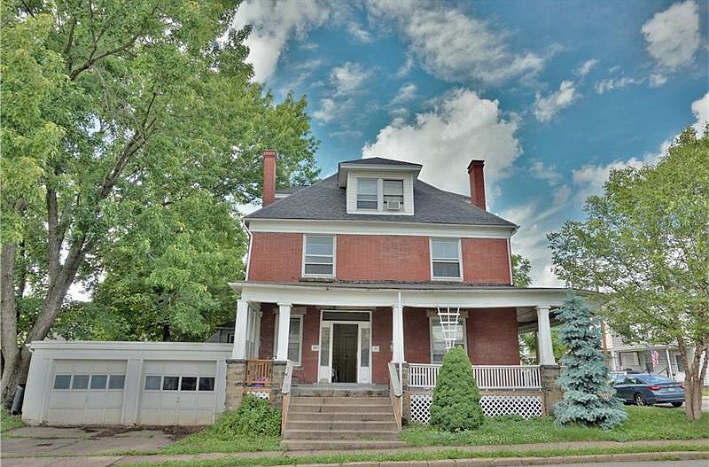 1st image of 300 W Brady St