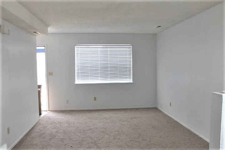 2 bed, 900 sqft, $1,591 — Photo 3