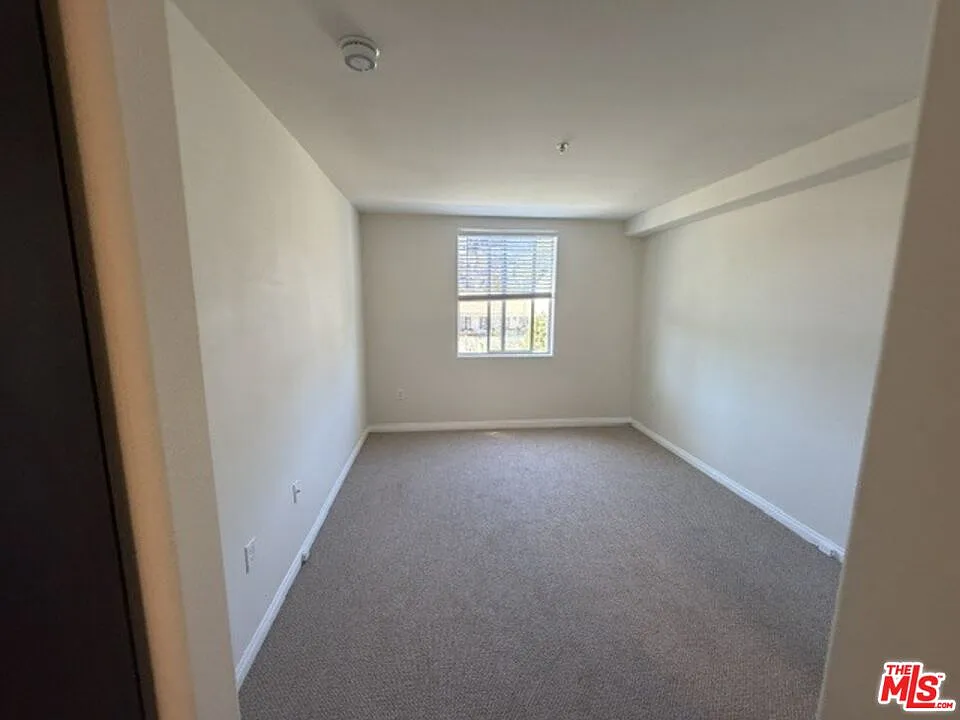 2 bed, 2.0 bath, 1000 sqft, $2,900 — Photo 4