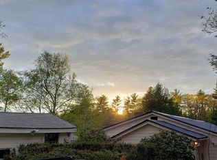 77 Riverside Dr, Fremont, NH 03044