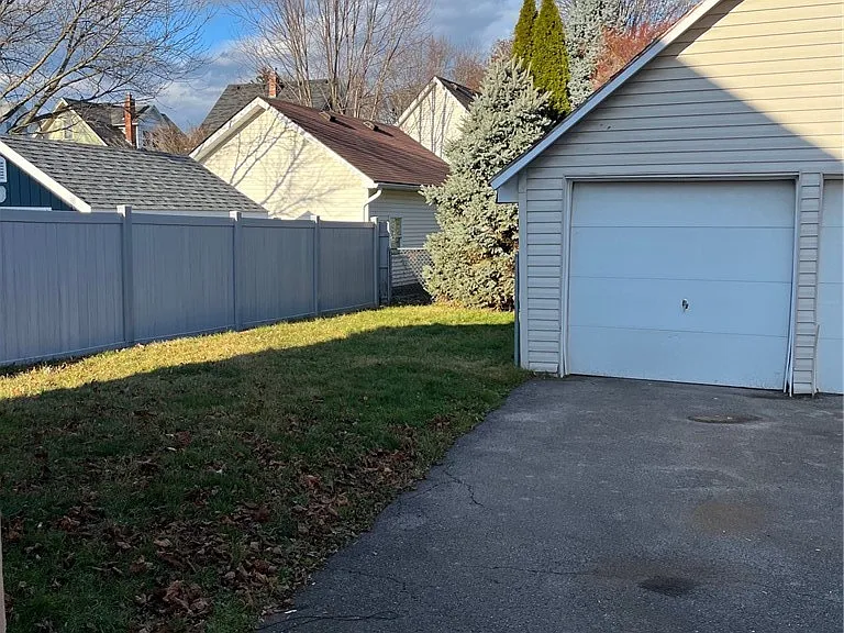 223 E Filbert St — Photo 45