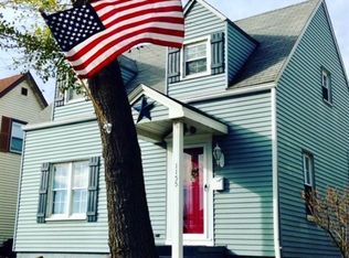 1155 Parkside Dr, Brackenridge, PA