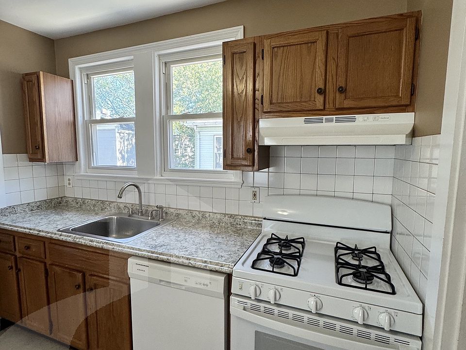 1st image of 95 Flint St #1